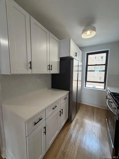 445 W 240th Street #3M, Bronx, NY 10463