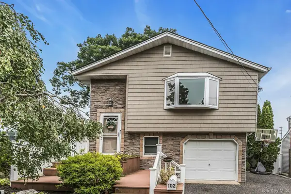 102 Willett Avenue, Sayville, NY 11782