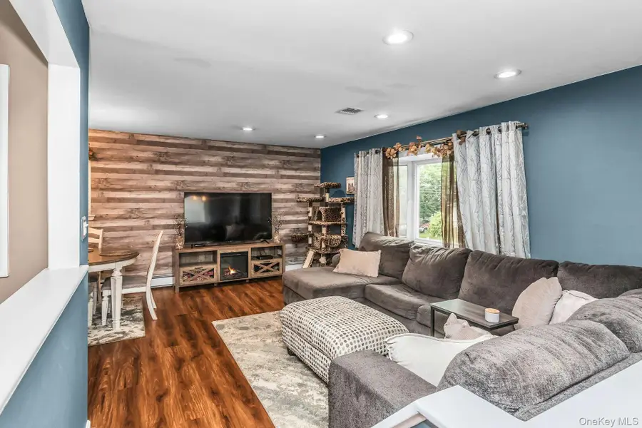 102 Willett Avenue, Sayville, NY 11782 - #3