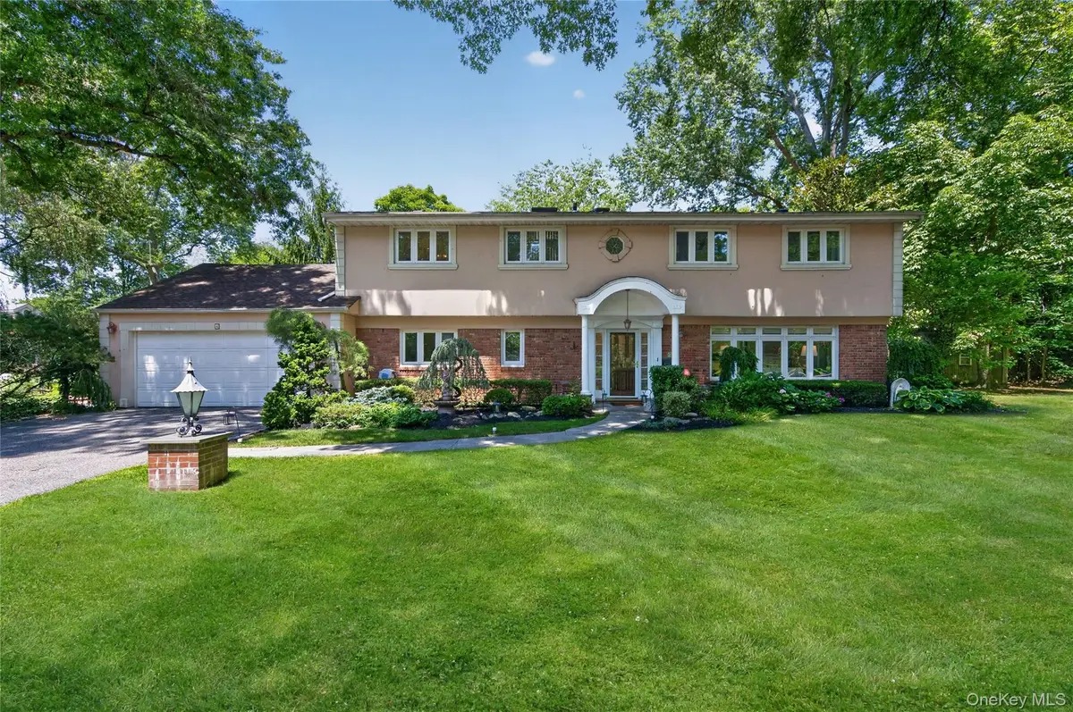 4 Waring Drive, Manhasset, NY 11030 - #1