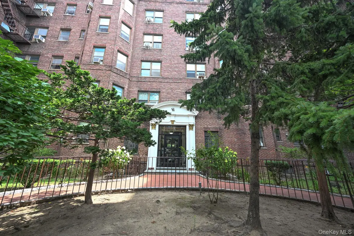 61-41 Saunders Street #B25, Rego Park, NY 11374 - #1
