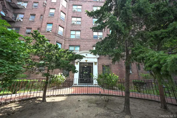 61-41 Saunders Street #B25, Rego Park, NY 11374