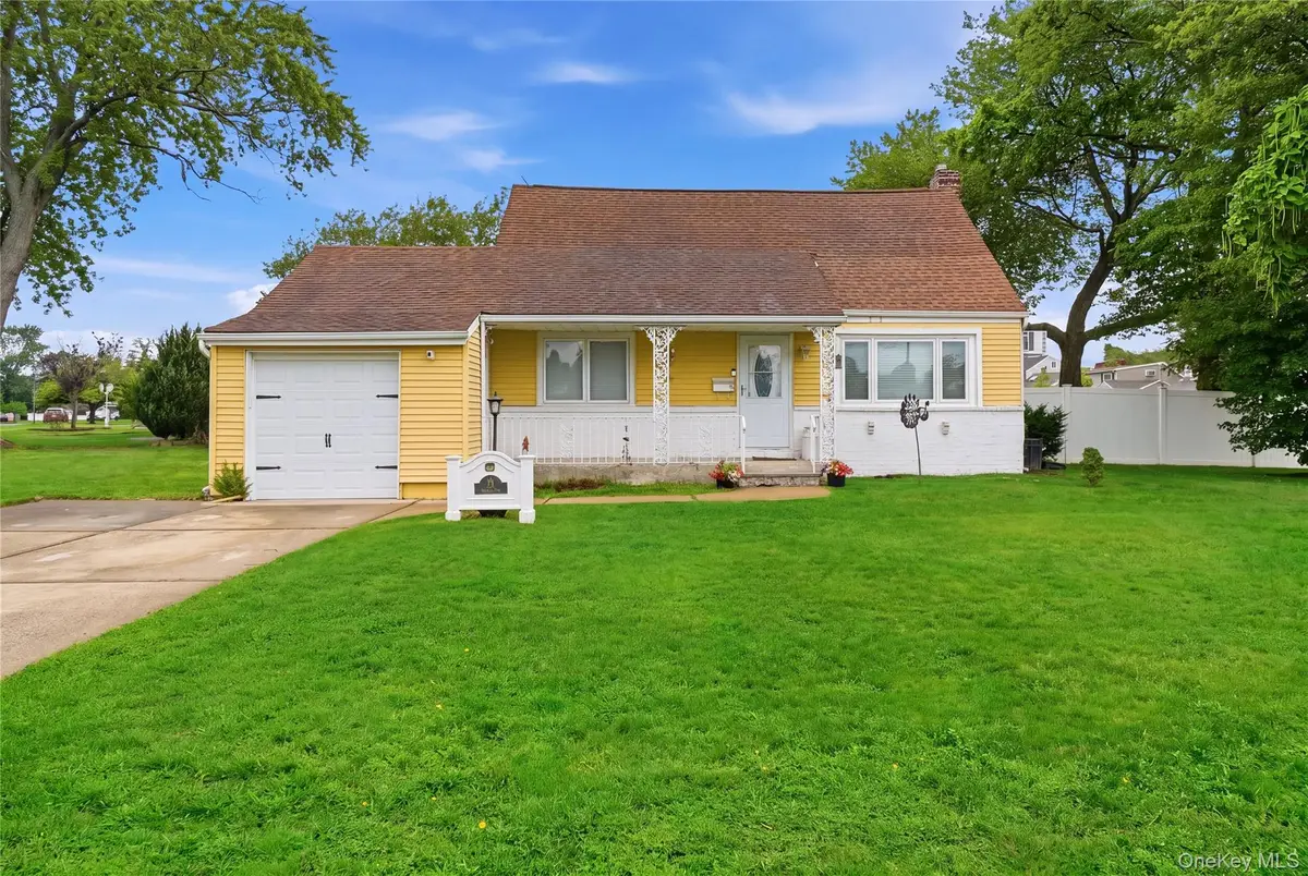 11 Mell Drive, North Babylon, NY 11703 - #1