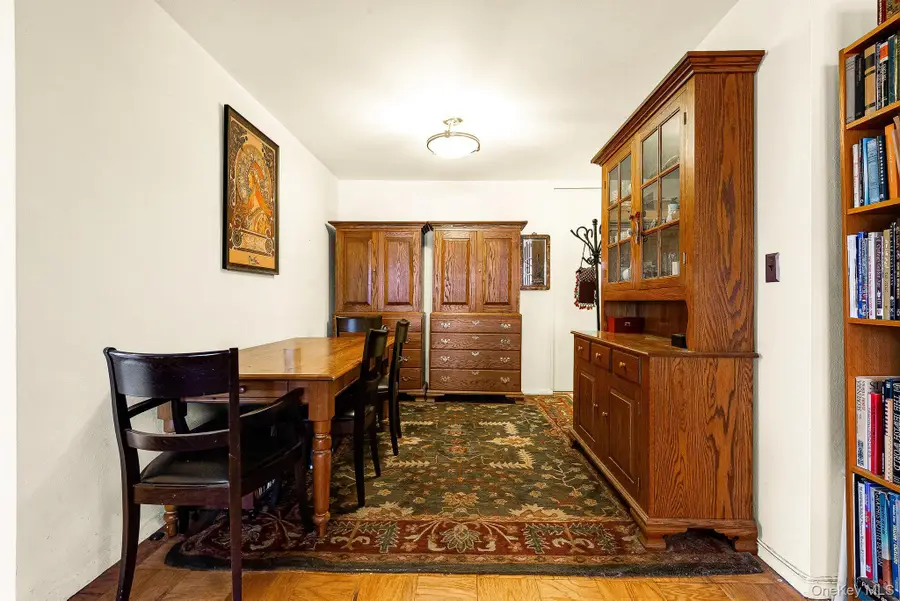 70-25 Yellowstone Blvd Yellowstone Boulevard #4D, Forest Hills, NY 11375 - #3