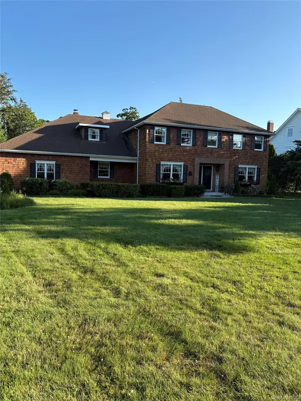 348 Middle Road, Bayport, NY 11705