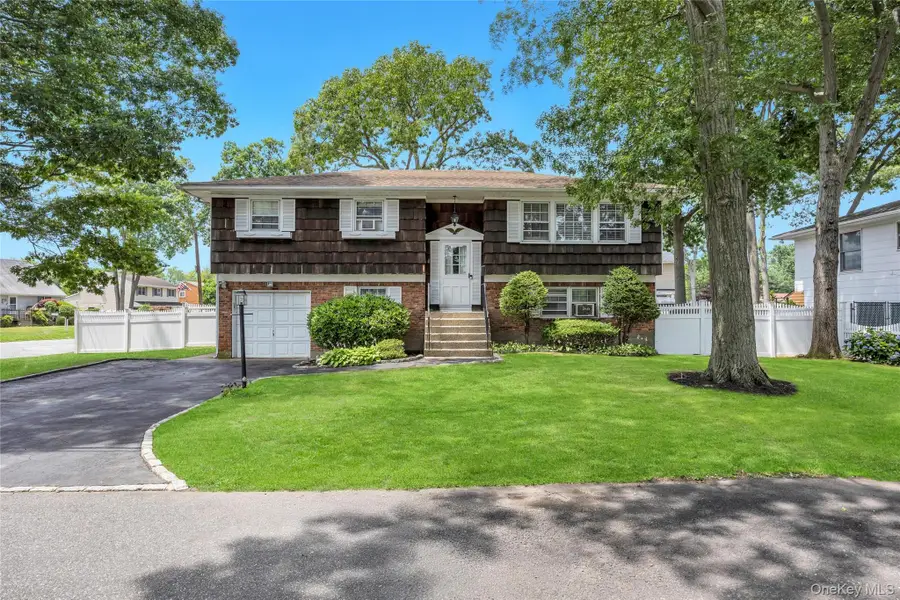 612 Vine Street, Babylon, NY 11702 - #3