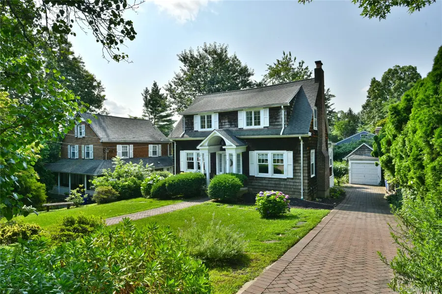 308 38th Road, Douglaston, NY 11363 - #3