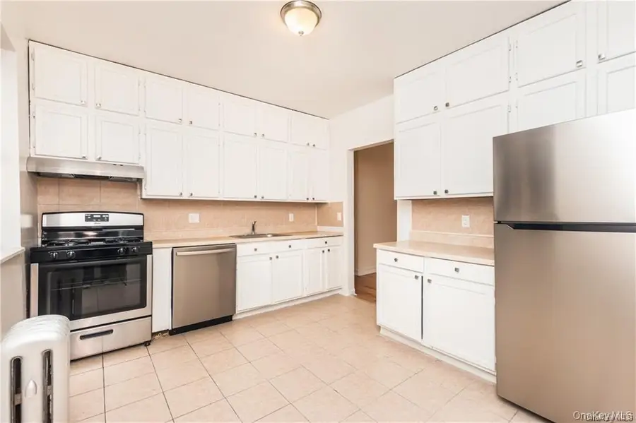 204 W 260th Street, Bronx, NY 10471 - #3