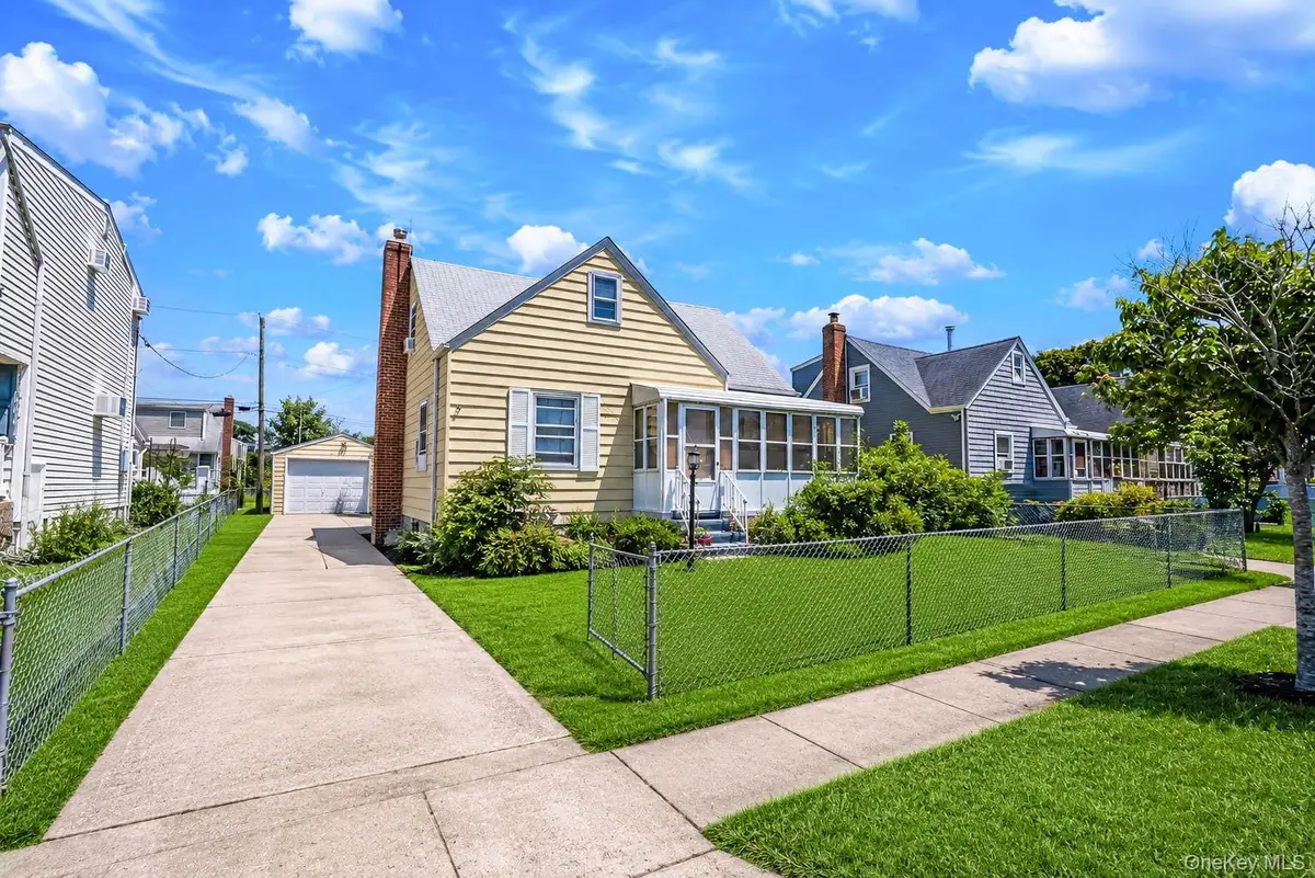 218 Venetian Boulevard, Lindenhurst, NY 11757 - #1