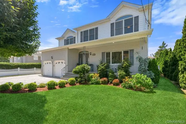 2066 Washington Avenue, Seaford, NY 11783