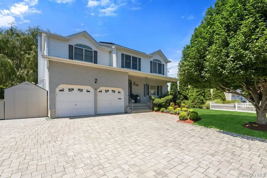 2066 Washington Avenue, Seaford, NY 11783 - #2