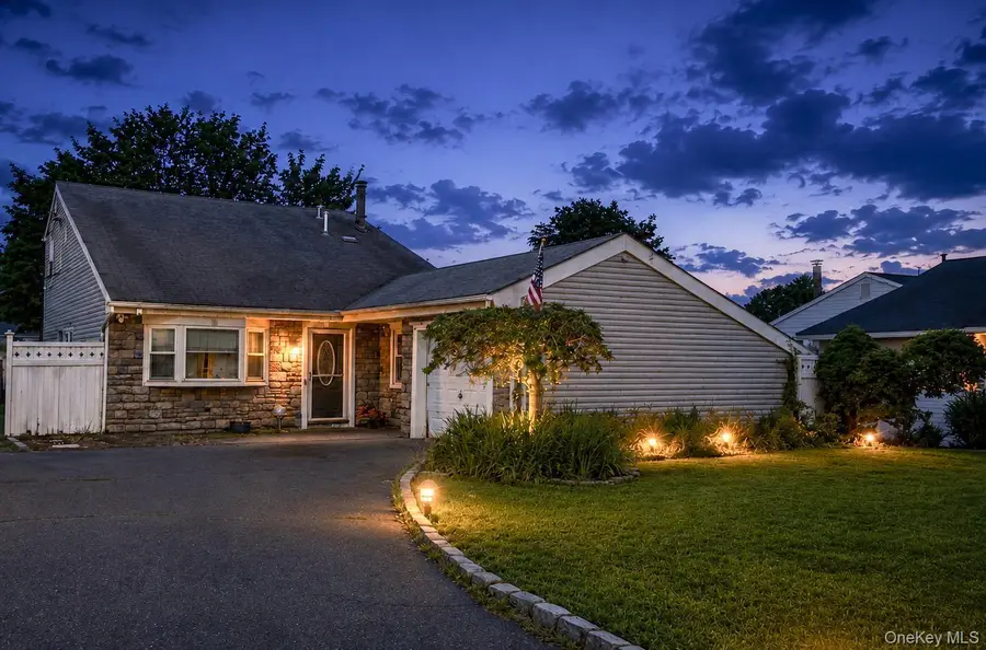 12 Handy Lane, Medford, NY 11763 - #3