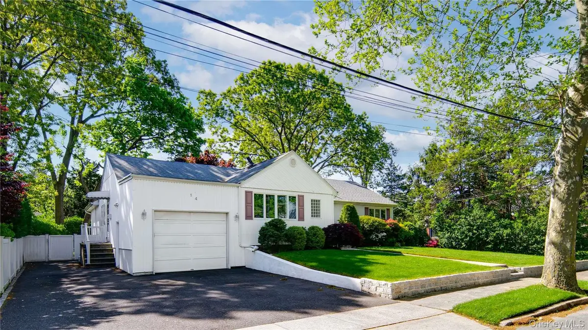 14 Beech Court, Malverne, NY 11565 - #1