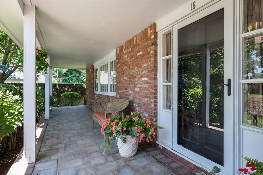 15 Huber Court, Rockville Centre, NY 11570 - #3