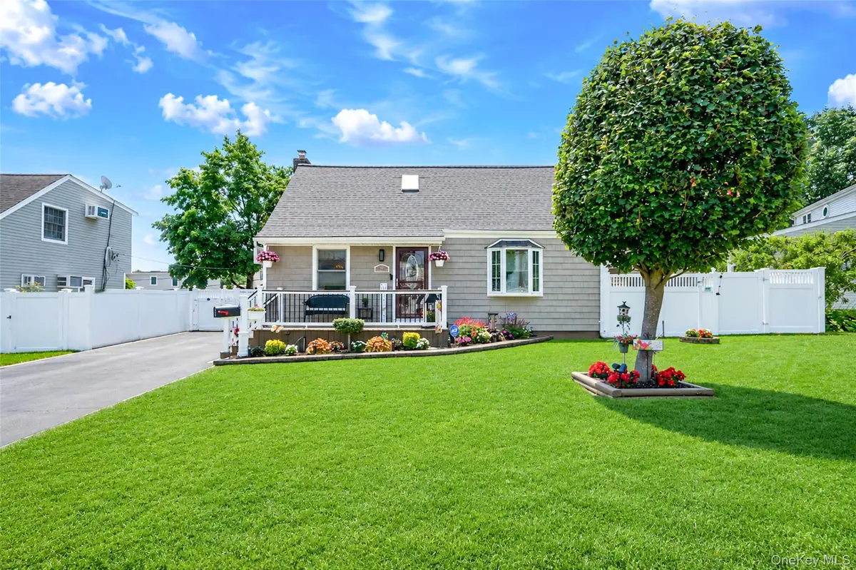 7 Farmedge Road, Bethpage, NY 11714 - #1
