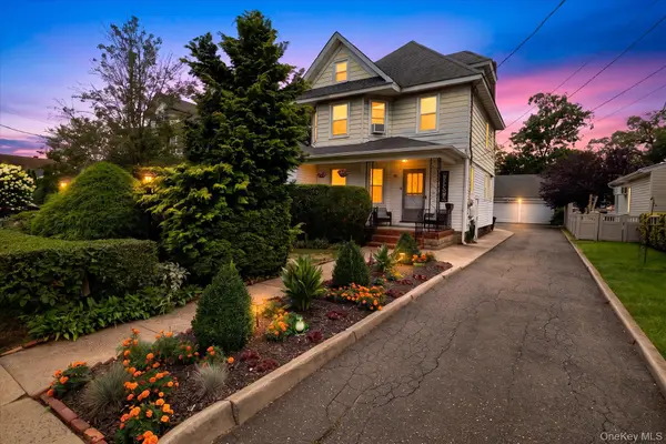 86 Woods Avenue, Rockville Centre, NY 11570