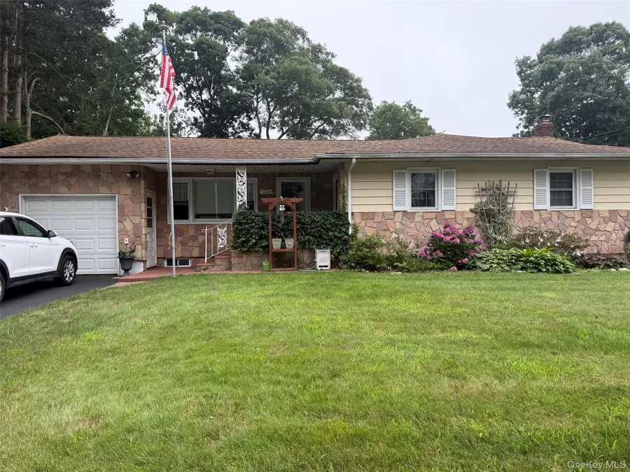 152 Parkwood Drive, Shirley, NY 11967 - #2