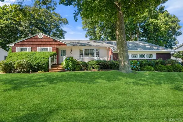1621 Madison Avenue, West Islip, NY 11795