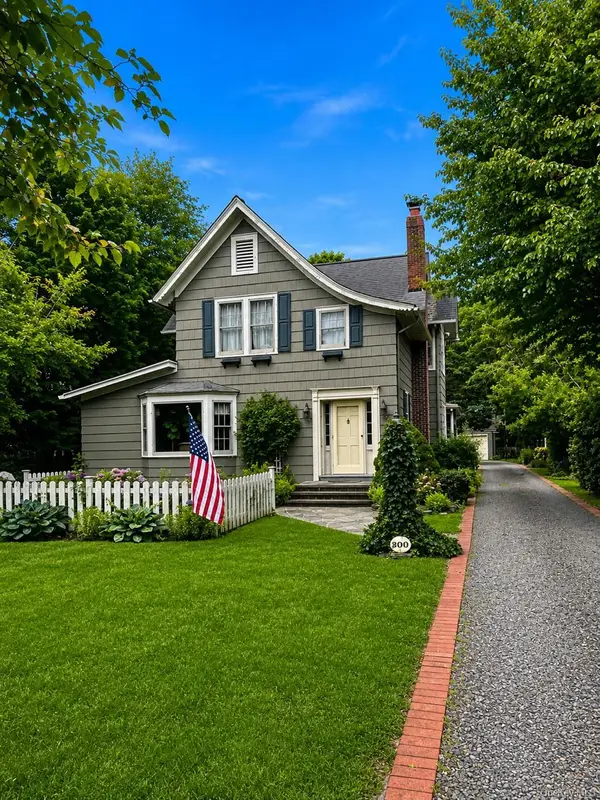 200 Greene Avenue, Sayville, NY 11782