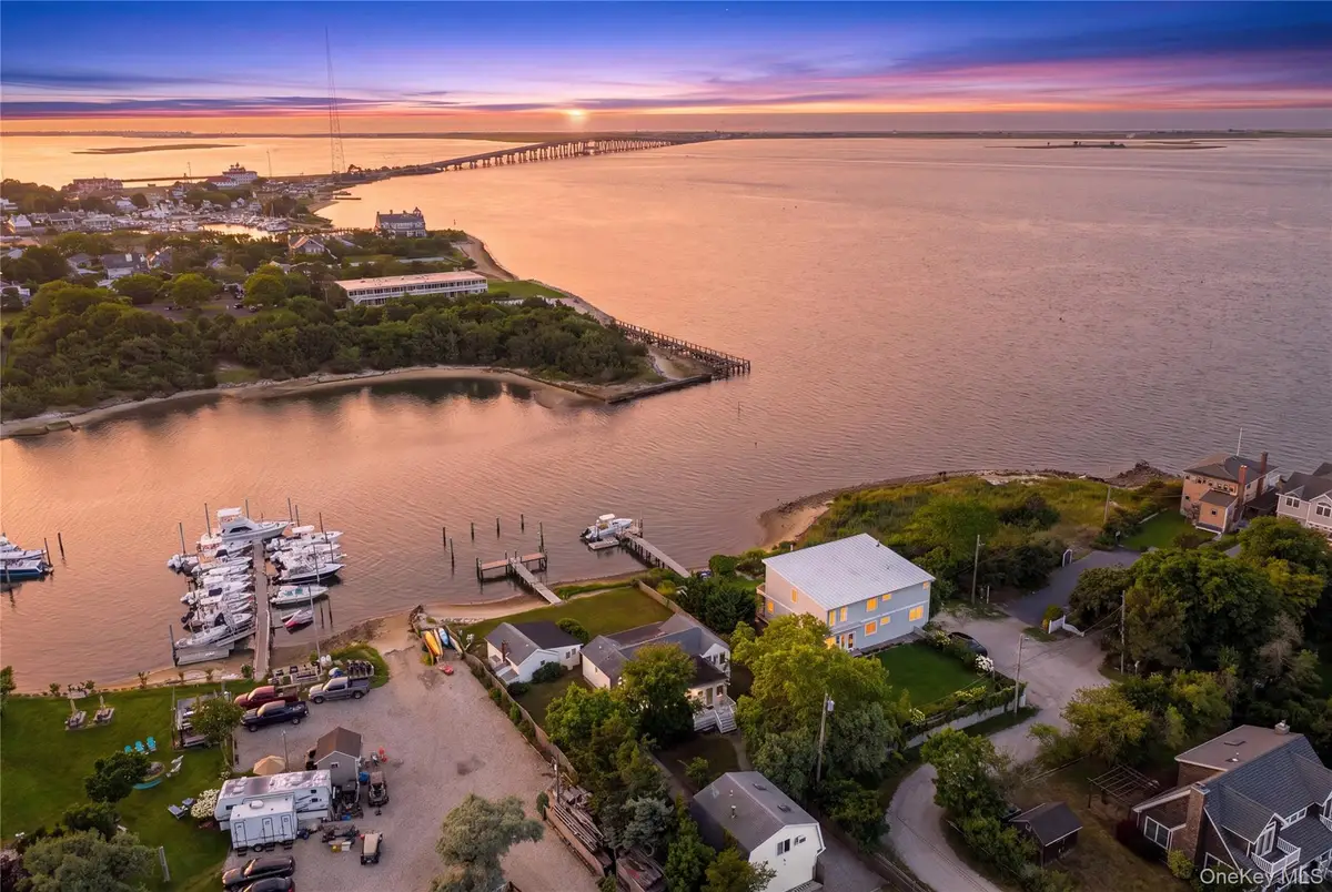 35 Gardners Lane, Hampton Bays, NY 11946 - #1