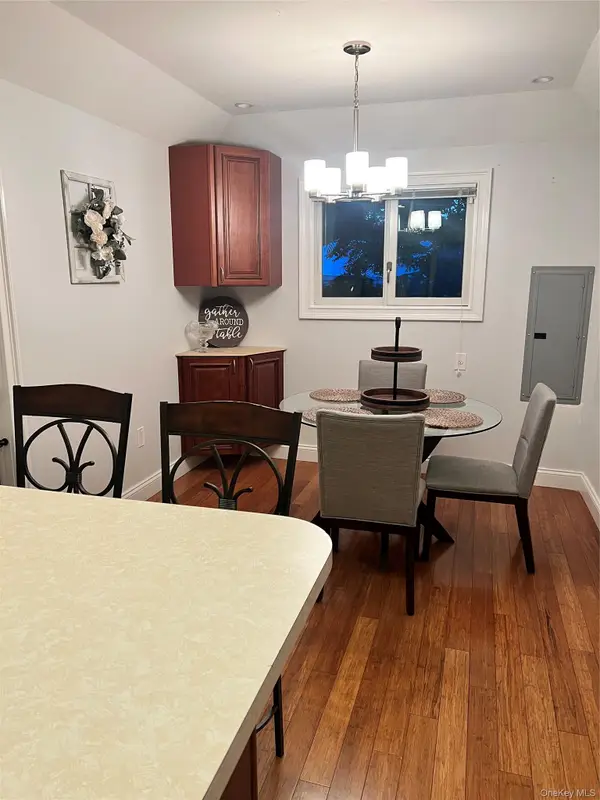 629 East Drive, Lindenhurst, NY 11757