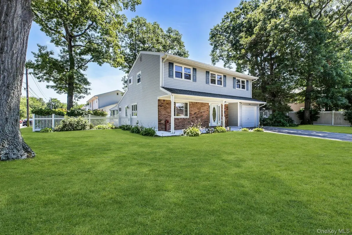 258 Lafayette Road, West Babylon, NY 11704 - #1