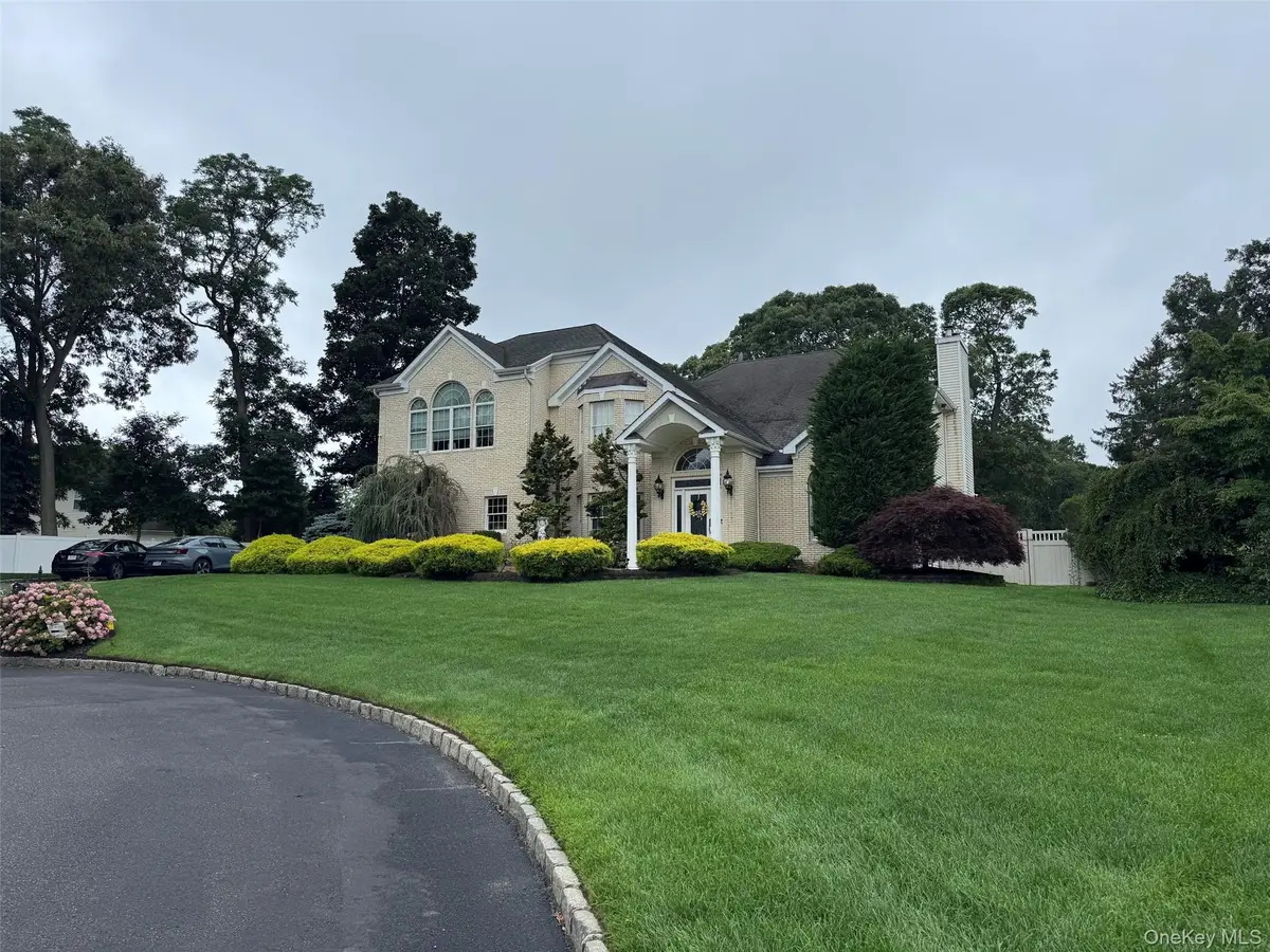 2 Hamilton Place, Lake Grove, NY 11755 - #1