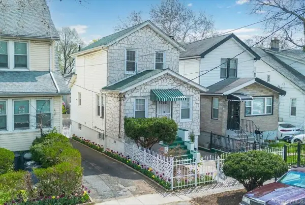 3704 Harper Avenue, Bronx, NY 10466