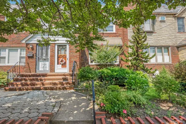 65-30 78th Street, Middle Village, NY 11379