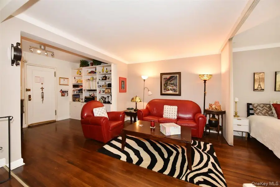 143-50 Hoover Avenue #104, Briarwood, NY 11435 - #3