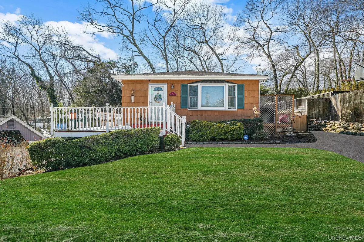 6 Hillside Road, Sound Beach, NY 11789 - #1