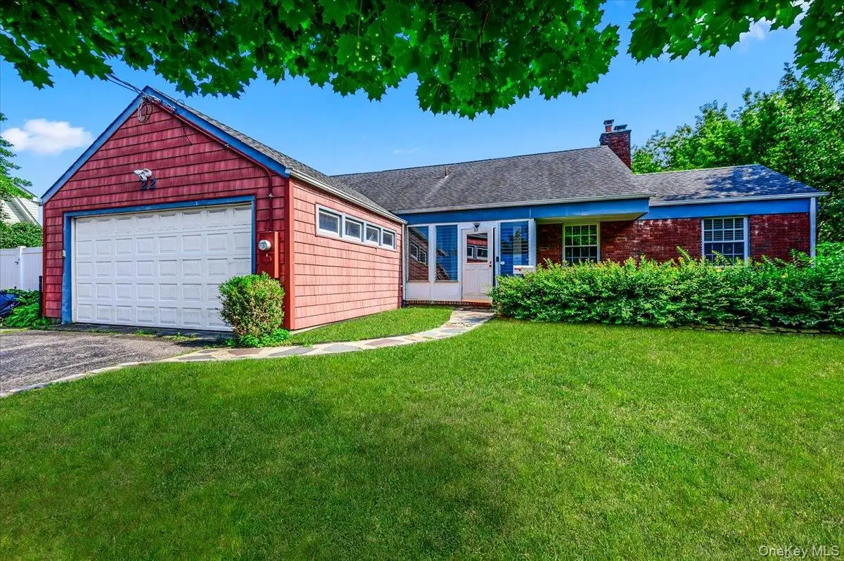 22 Manitton Court, Islip, NY 11751 - #1