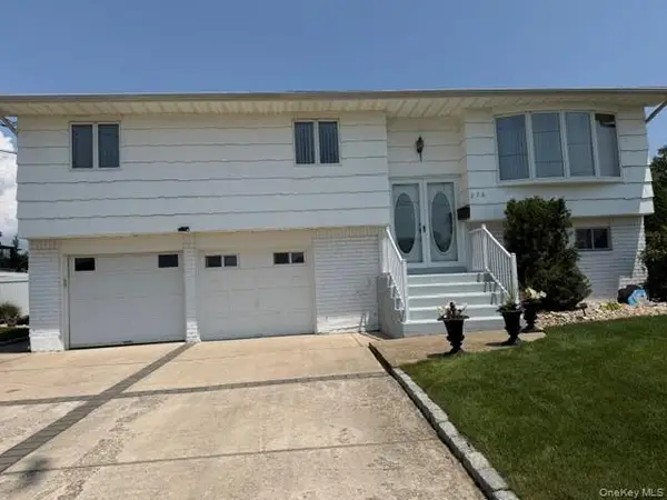 276 N Lewis Avenue, Lindenhurst, NY 11757