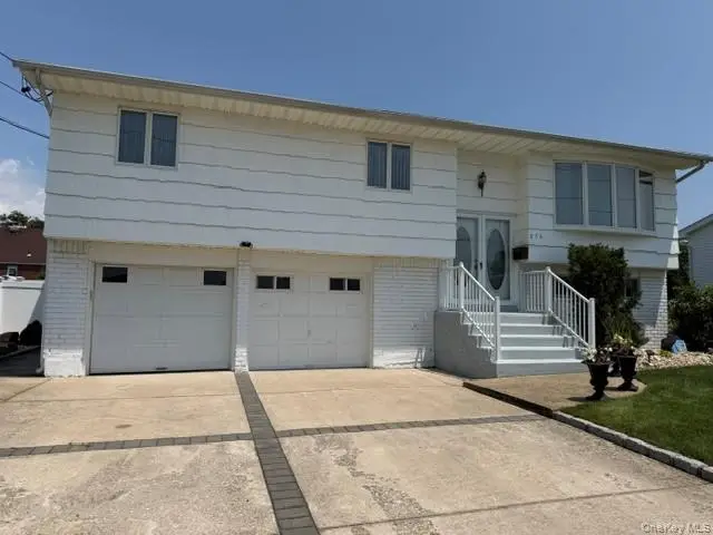 276 N Lewis Avenue, Lindenhurst, NY 11757 - #2