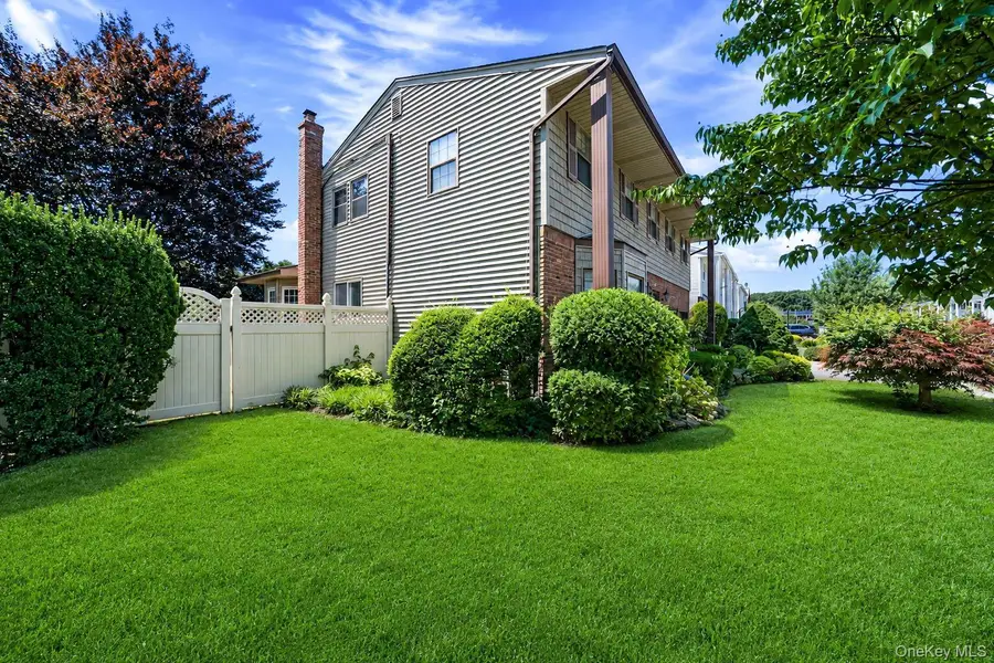 211 Meredith Lane, West Hempstead, NY 11552 - #2