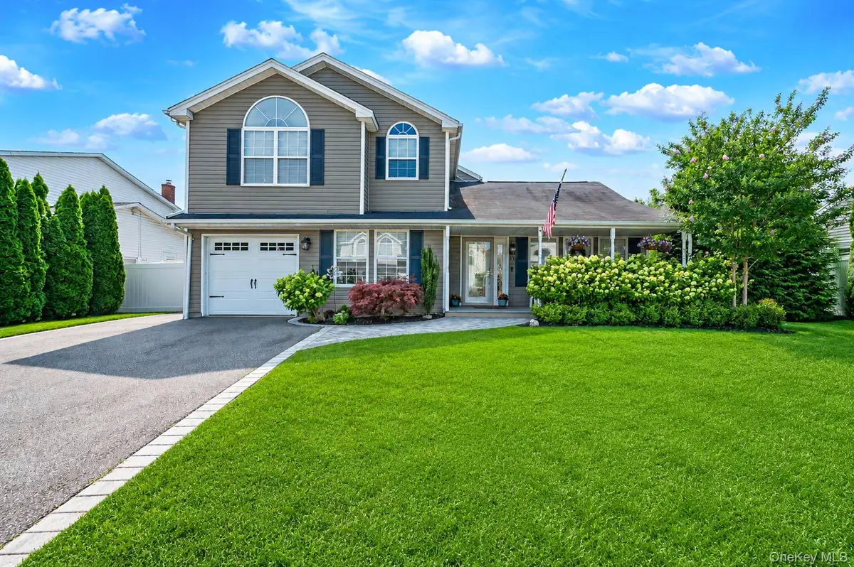 134 Paris Court, West Islip, NY 11795 - #1