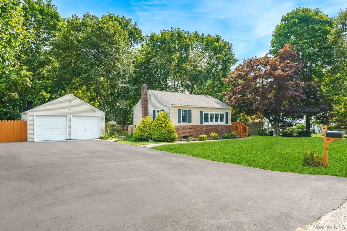 6 Hines Road, Middle Island, NY 11953 - #1