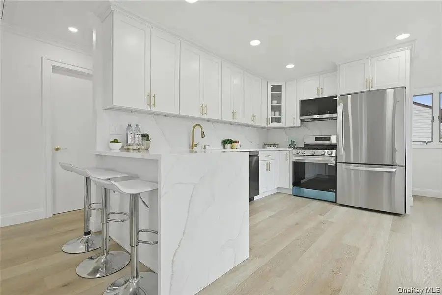 84 N Fordham Road, Hicksville, NY 11801 - #3