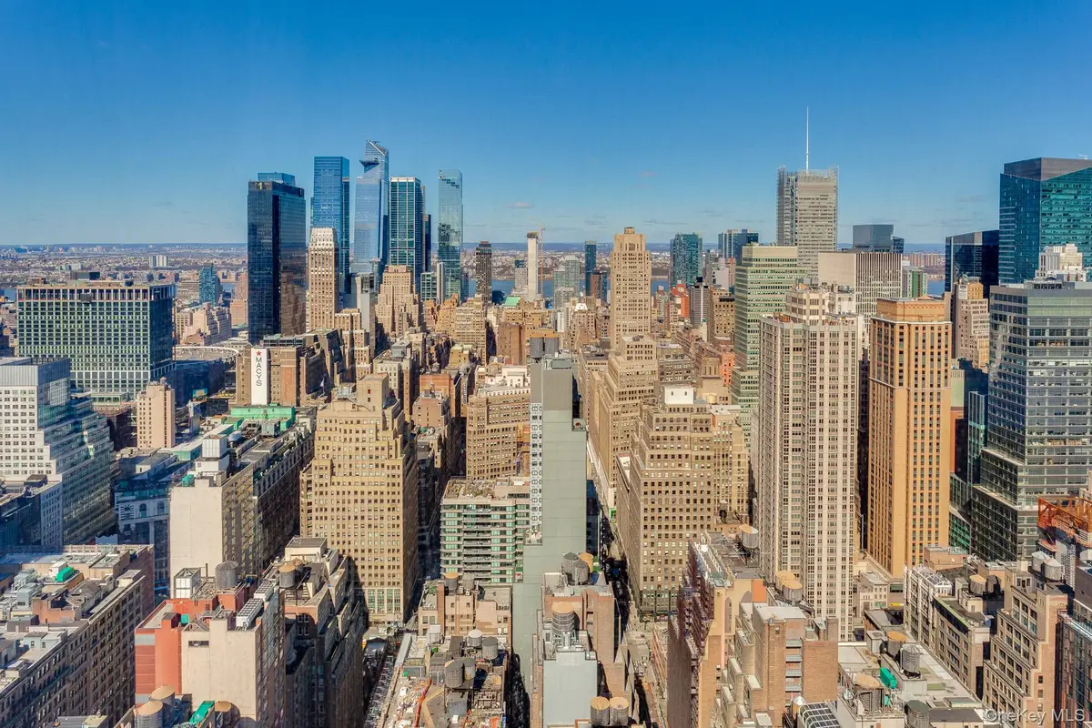 400 Fifth Avenue, New York, NY 10018 - #1