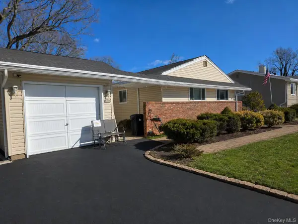 9 Bowman Lane, Kings Park, NY 11754