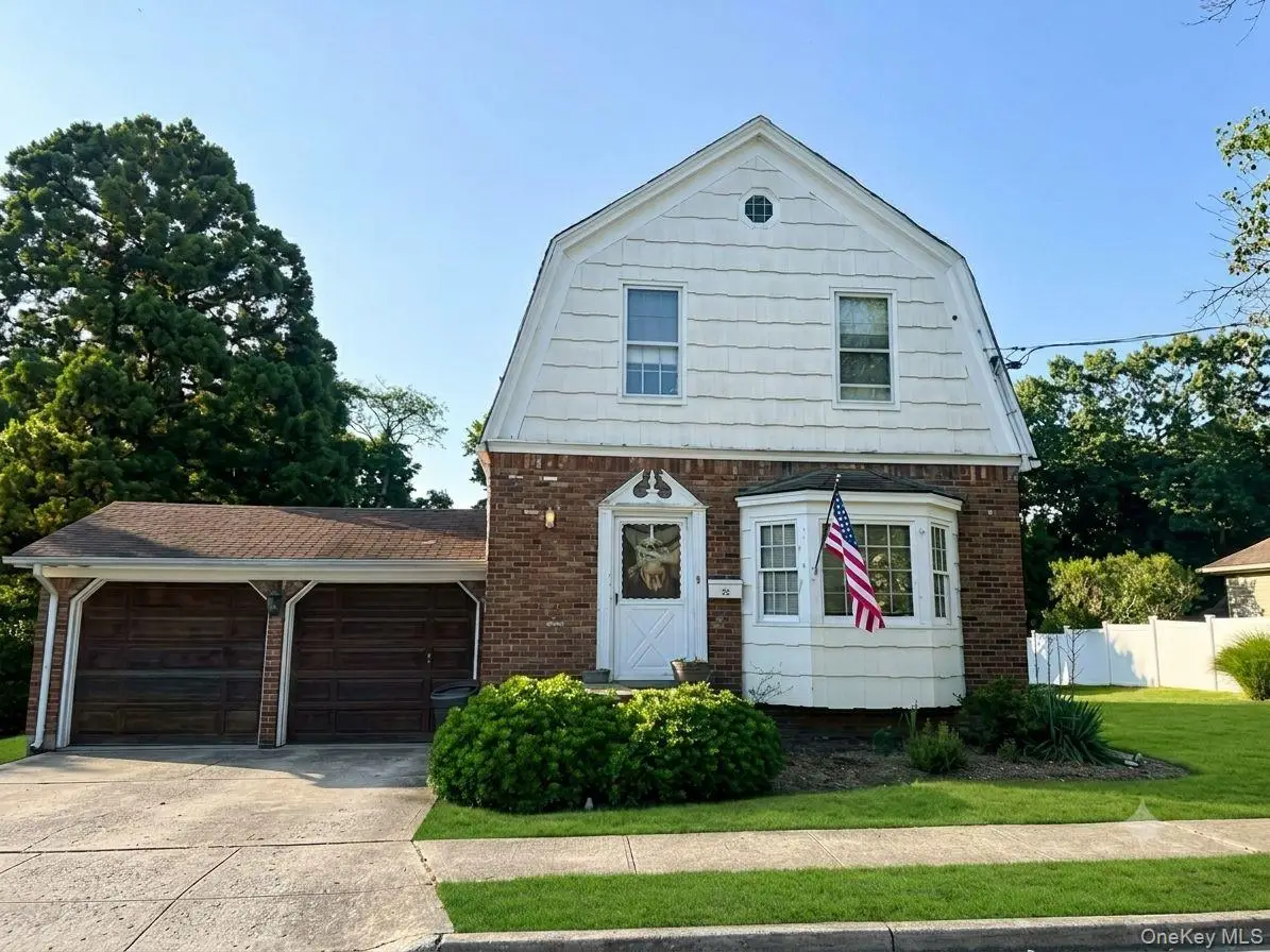 32 Aldred Avenue, Rockville Centre, NY 11570 - #1