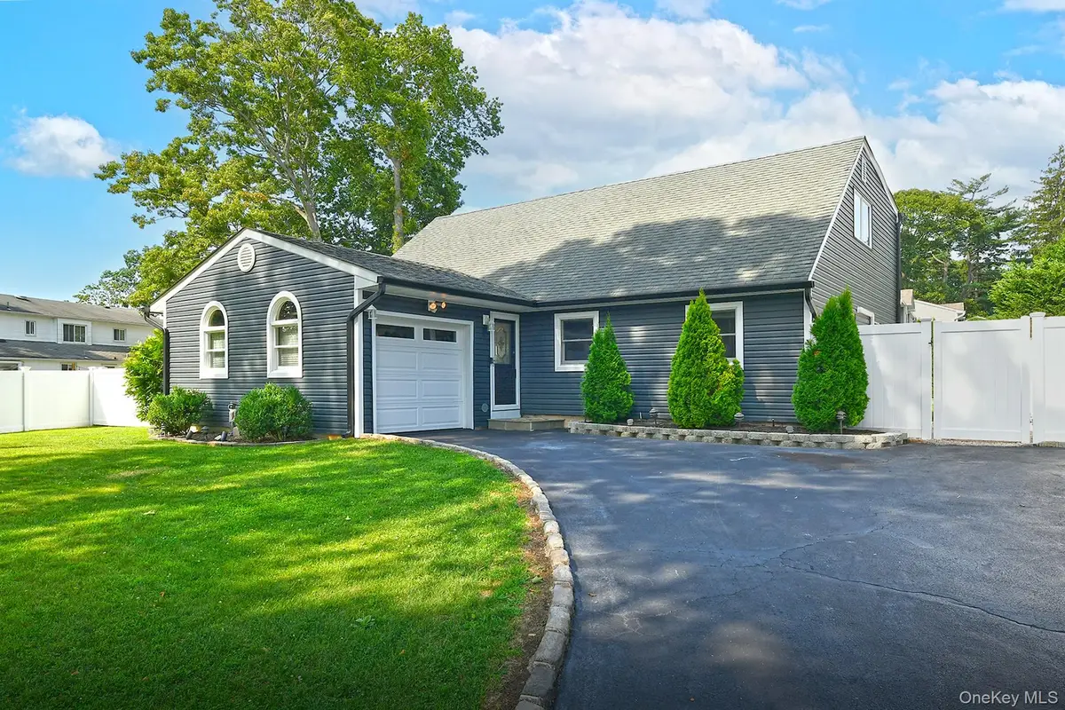 25 Rosanne Court, Nesconset, NY 11767 - #1
