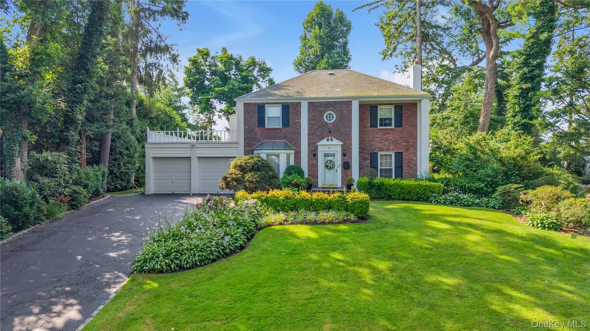 34 Soundview Crest, Manhasset, NY 11030 - #1