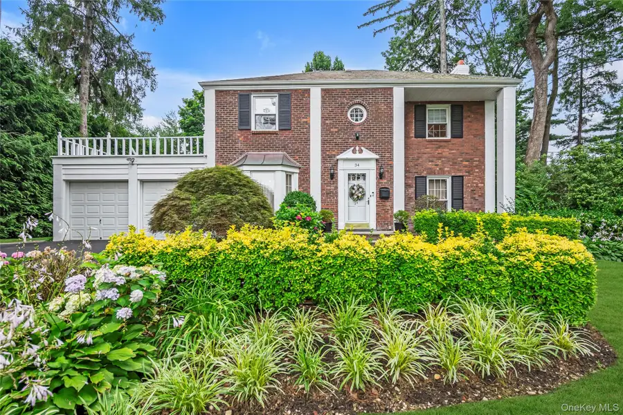 34 Soundview Crest, Manhasset, NY 11030 - #2