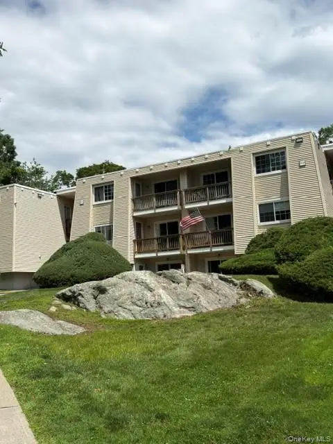 525 Fox Run Lane, Carmel, NY 10512