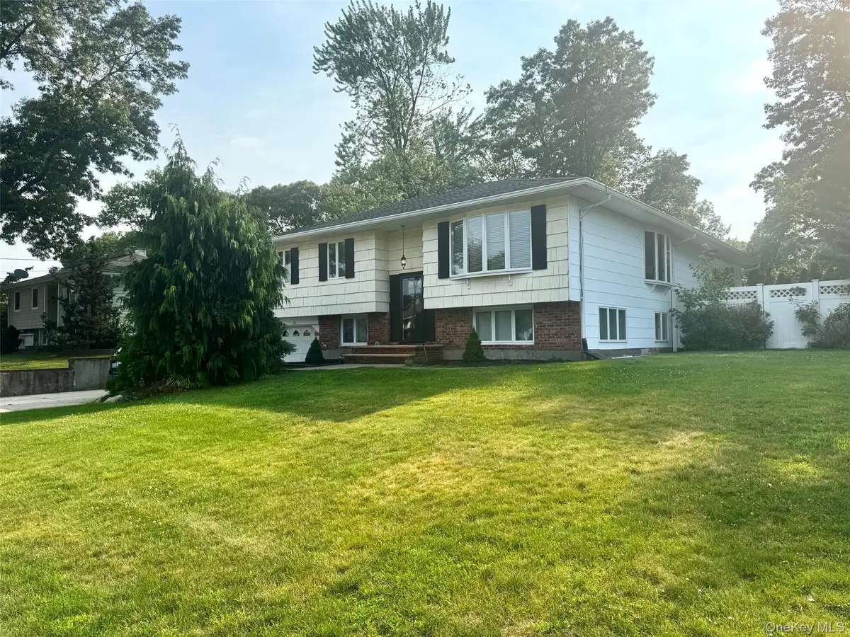 20 Hunter Place, Smithtown, NY 11787 - #1