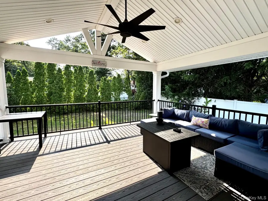 20 Hunter Place, Smithtown, NY 11787 - #2