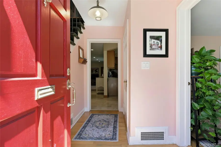 10 Polly Lane, Glen Head, NY 11545 - #3