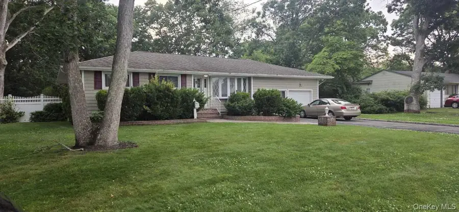 1080 Ocean Avenue, Bay Shore, NY 11706 - #2