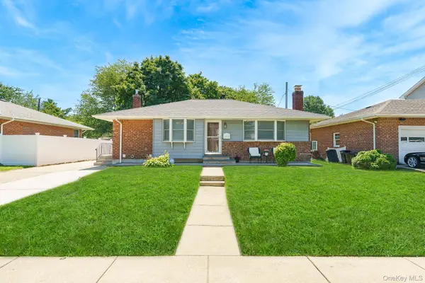 3900 Miller Place, Levittown, NY 11756